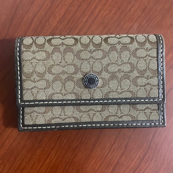 Coach Accessories - Coach Accordion Card Holder EUC